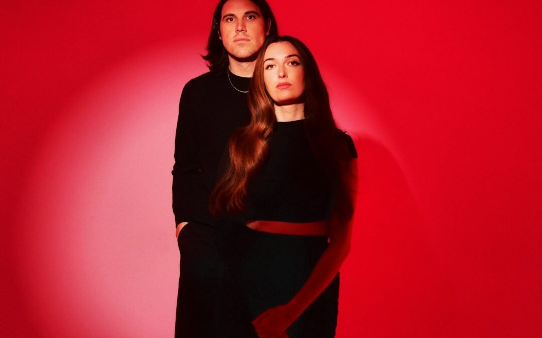 Cults segue diferente em “To the Ghosts”