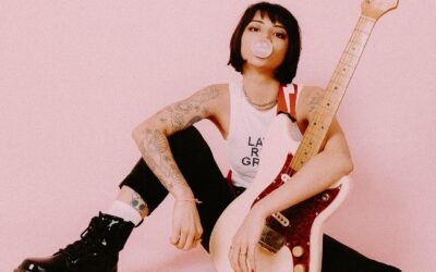 Karen Dió questiona o nível de estupidez no novo single “Stupid”