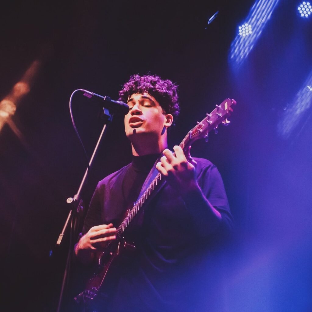 Imagem do cantor Igor Colombo