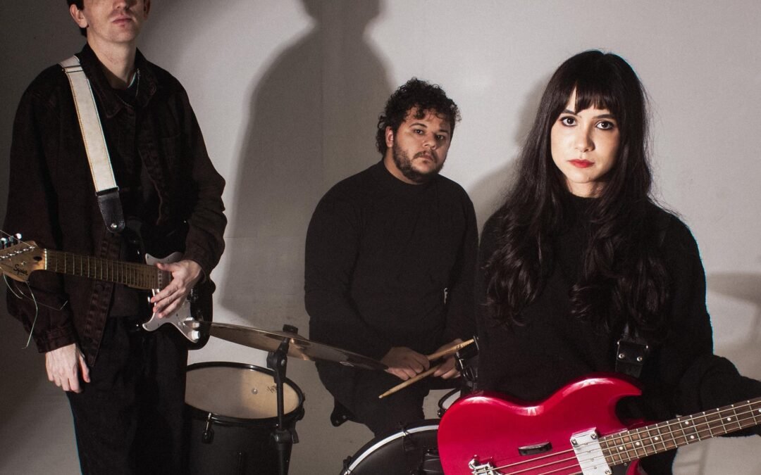 Los Otros libera o single de estreia “Rotina”