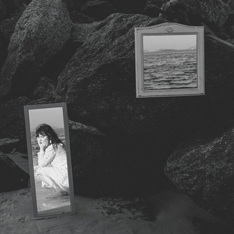 Imagem promocional do novo single da Feralkat