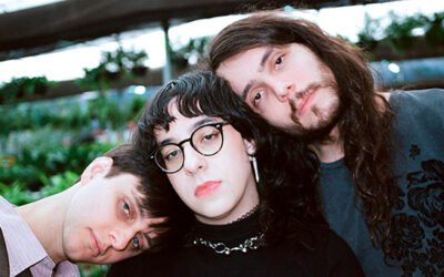 Um disco para cantar junto: eliminadorzinho retorna com a autenticidade de “eternamente,”